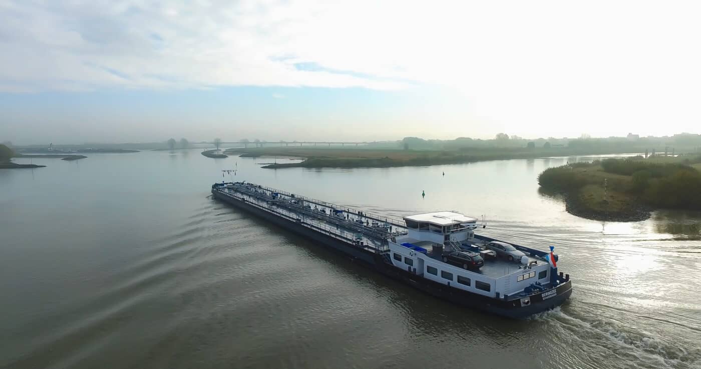 Rhine Oil Barge Capacity