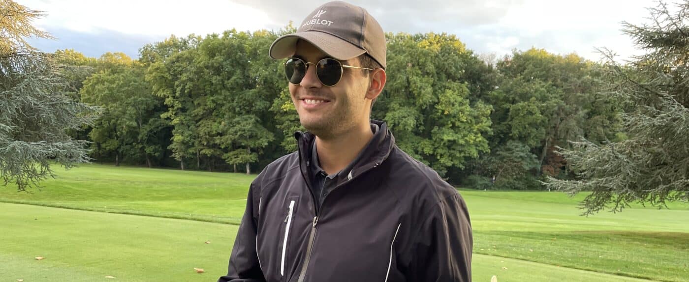 Beyond the Desk: Discovering our sport fans at Riverlake! 🏌️‍♂️⚓️